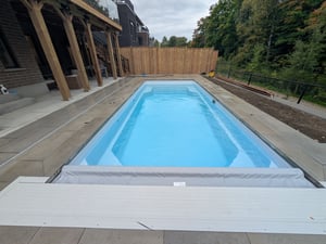 Automatic Pool Cover With Metal Lid